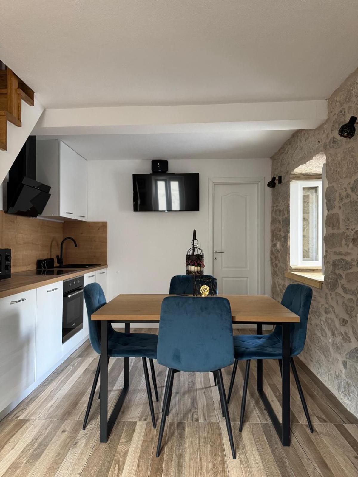 Apartments Bepina- 5 Mins From The Center Split Exterior foto